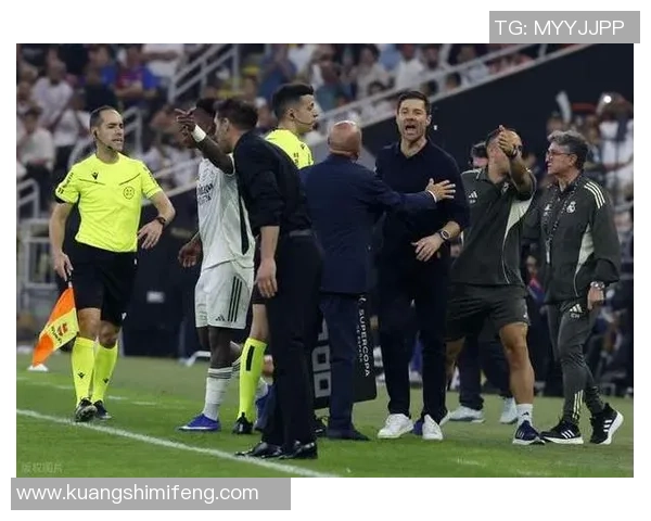 皇马与巴萨激战西超杯8月14日巅峰对决引发球迷热议